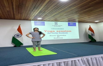 As part of AKAM celebrations, Yoga session was  conducted by Mrs.Lucky Nankani in the Chancery on 16 February. Local Congolese participated in the session. 