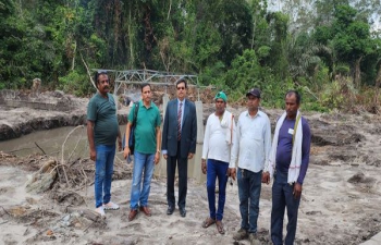 Shri N.Venkataraman, Charge d'Affaires visited the site of Electrification of transmission lines on 17 February, 2023 on the Oyo Mossaka route  of the GOI Line of Credit funded project of US$ 70 million. He was accompanied by officials of OIA and Valiant Power company of India executing the project. 