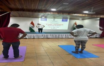 As part of AKAM celebrations, Yoga session was  conducted by Mrs.Lucky Nankani in the Chancery on 06 April. Local Congolese participated in the session. 