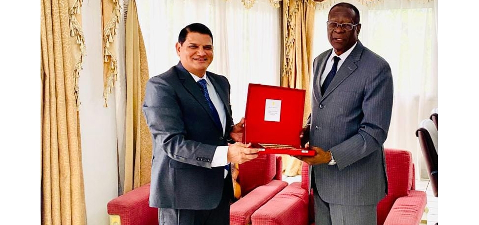 Ambassador Shri Madan-Lal RAIGAR had a courtesy meeting with the Dean, Diplomatic Corps in Brazzaville, Mr. Rene MAKONO, the Ambassador of the Republic of Gabon